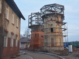 Разобрали: в Гусеве срывается реконструкция исторических башен у вокзала (фото)
