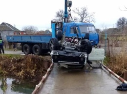 В Славянском районе погиб водитель опрокинувшейся в канал "Лады"