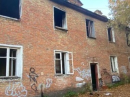 Расселенный дом в Калуге снесли по требованию прокуратуры