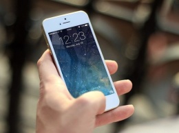 Работники заметили кражу iPhone 12 в саратовском салоне спустя пять месяцев