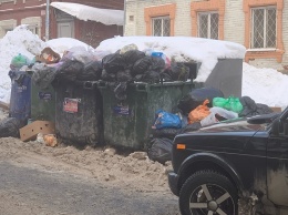 Мешавшие уборке мусора водители иномарок оштрафованы на 1500 рублей