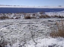 На льду Терсы устроили свалку грязного снега. Нарушителей ждут штрафы