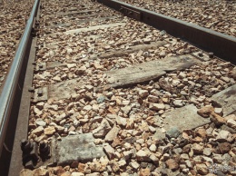 Сошедший с рельсов вагон парализовал участок железной дороги в Кузбассе