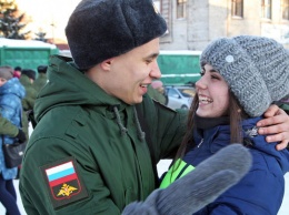 15 новобранцев из Алтайского края проводили на службу в Президентский полк России