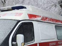 "Скорая" увезла шестерых пострадавших на обледенелых улицах Саратова