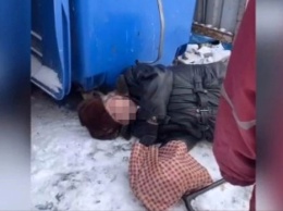 Соцсети: жители кузбасского города обнаружили труп у мусорных баков