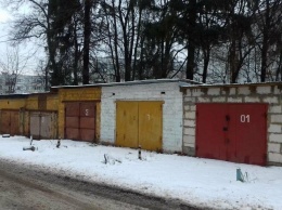 Житель Петропавловска-Камчатского незаконно удерживал в гараже пять человек