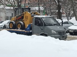 Уборка снега в Саратове. Эвакуированы 17 авто, а чистить собираются только две улицы