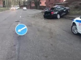 В Калининграде нетрезвый водитель врезался в дерево на Литовском валу (фото)