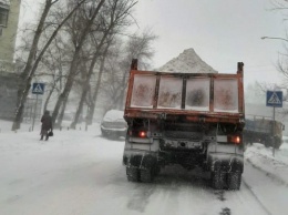 Дорожная служба Барнаула работает в усиленном режиме из-за непогоды