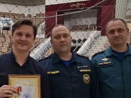 В Нижнем Тагиле директору цирка вручили награду «370 лет пожарной охране России»