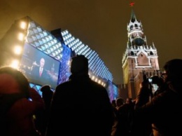 За своим столом на Новый год каждый пятый россиянин хотел бы видеть Путина