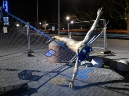 В Швеции завалили статую Ибрагимовича