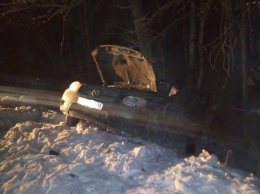 Ранним утром на дороге в Карелии столкнулись Mitsubishi Pajero и Mazda
