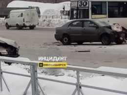 Водитель премиум-авто с алтайскими номерами устроил массовое ДТП в Новосибирске