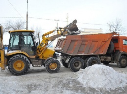 Последствия снегопада в Чебоксарах оперативно устраняют