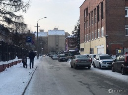Кемеровский депутат убедил дорожников почистить улицу в центре города