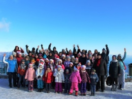 Дети Ялты поприветствовали жителей Альп с вершины Ай-Петри