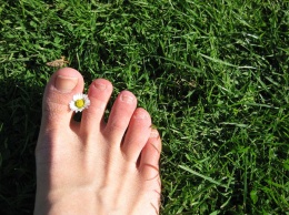 Китаец более 20 лет жил с девятью пальцами на ноге из-за суеверных родителей