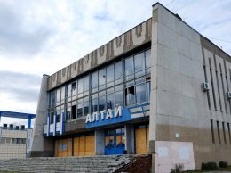 В центре Бийска разваливается кинотеатр "Алтай"