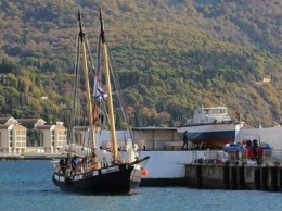 Парусное судно из Петрозаводска торжественно прибыло в «Артек», чтобы стать его флагманом