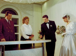 Первая пара, зарегистрировавшаяся брак во дворце бракосочетаний Петрозаводска, сегодня снова пойдет под венец