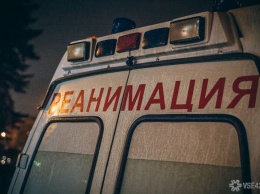 Легковушка сбила просивших о помощи пешеходов на трассе в Ростовской области