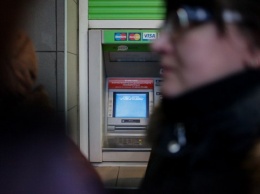 В Роскачестве рассказали, как защититься от мошенников, использующих банкоматы