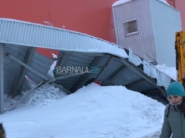 Жители Алтайского края обсуждают последствия снежной бури в Сети