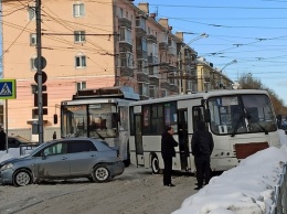 ДТП с участием автобуса произошло в Барнауле