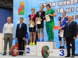 В Старом Осколе проводится Первенство России по тяжелой атлетике