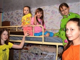 Многодетная семья из Донецка получила квартиру в Карелии