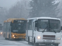 Три дороги закрыли в Алтайском крае из-за снежного шторма