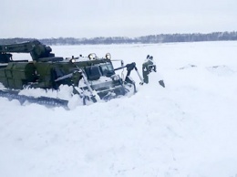 МЧС, военные и медики вышли на спасение жителей Алтайского края от последствий снежной бури