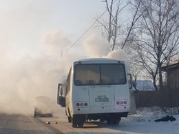 В Свободном на дороге загорелся автобус