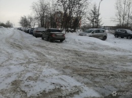 Сотрудники кемеровской УК посоветовали жильцам многоэтажек самим убирать снег
