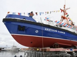 В Петрозаводске впервые в России спущен на воду необычный катер