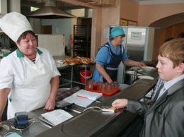 Организацию школьного питания в Белогорске похвалил Вячеслав Логинов