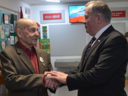 Жителю Алтайского края вручили юбилейную медаль в честь 75-летия Победы