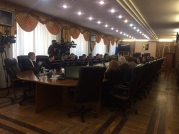 Глава Нижневартовска провел совещание по ситуации с коронавирусом
