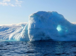 Установлено, почему лед Гренландии начал таять в семь раз быстрее