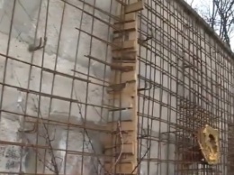 В Симферополе продолжается ремонт подпорных стен