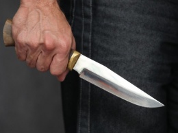 В Нижневартовске вахтовик пырнул кухонным ножом своего знакомого
