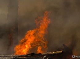 Частное подворье загорелось ночью в Кемерове