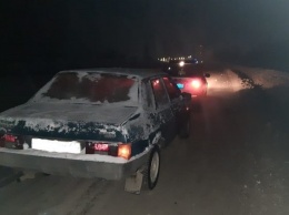 Полиция буксировала ВАЗ с пустым бензобаком по кузбасской трассе