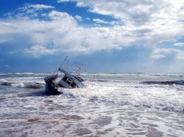 Лодка с людьми месяц дрейфовала в Тихом океане после крушения