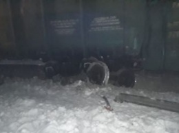 Из-за схода вагонов в Приамурье оказалось повреждено железнодорожное полотно