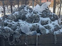 В Белогорске из канализации достали два центнера мусора