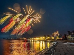 В День защитника Отечества над Петрозаводском пролетели разноцветные "ангелы"
