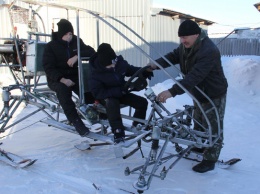 Житель Алтайского края сделал своими сыновьям по снегоходу